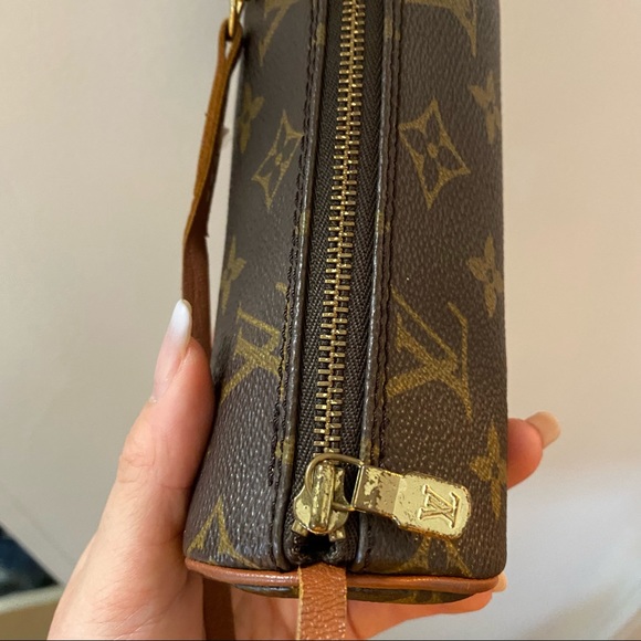 Louis Vuitton- Vintage Monogram Papillon Mini Purse - Picture 3 of 6